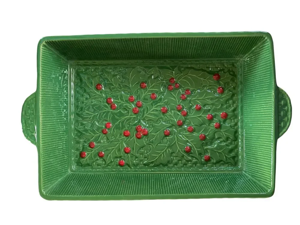 Temp-tations Holly Berry 4 QT Baking Dish with Trivet and Snap On Lid 13